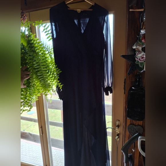 💎Le Chateau Dress💎 - Picture 2 of 9